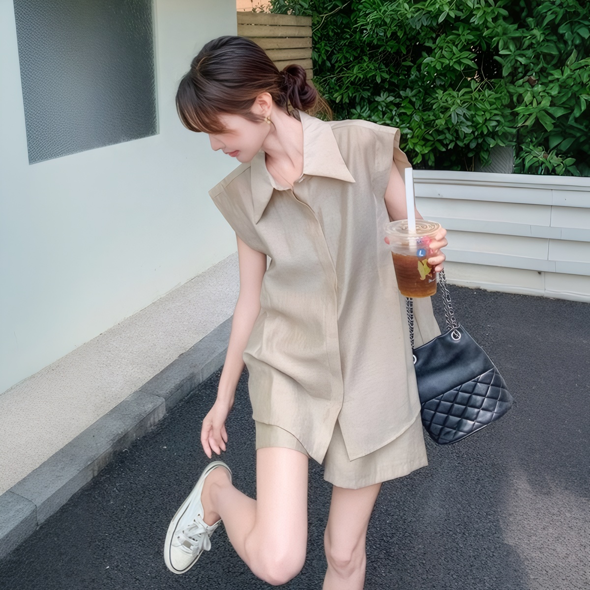 Women's Summer Two-Piece Wide-Leg Shorts Set with Belt Sleeveless Shirt - Image 2