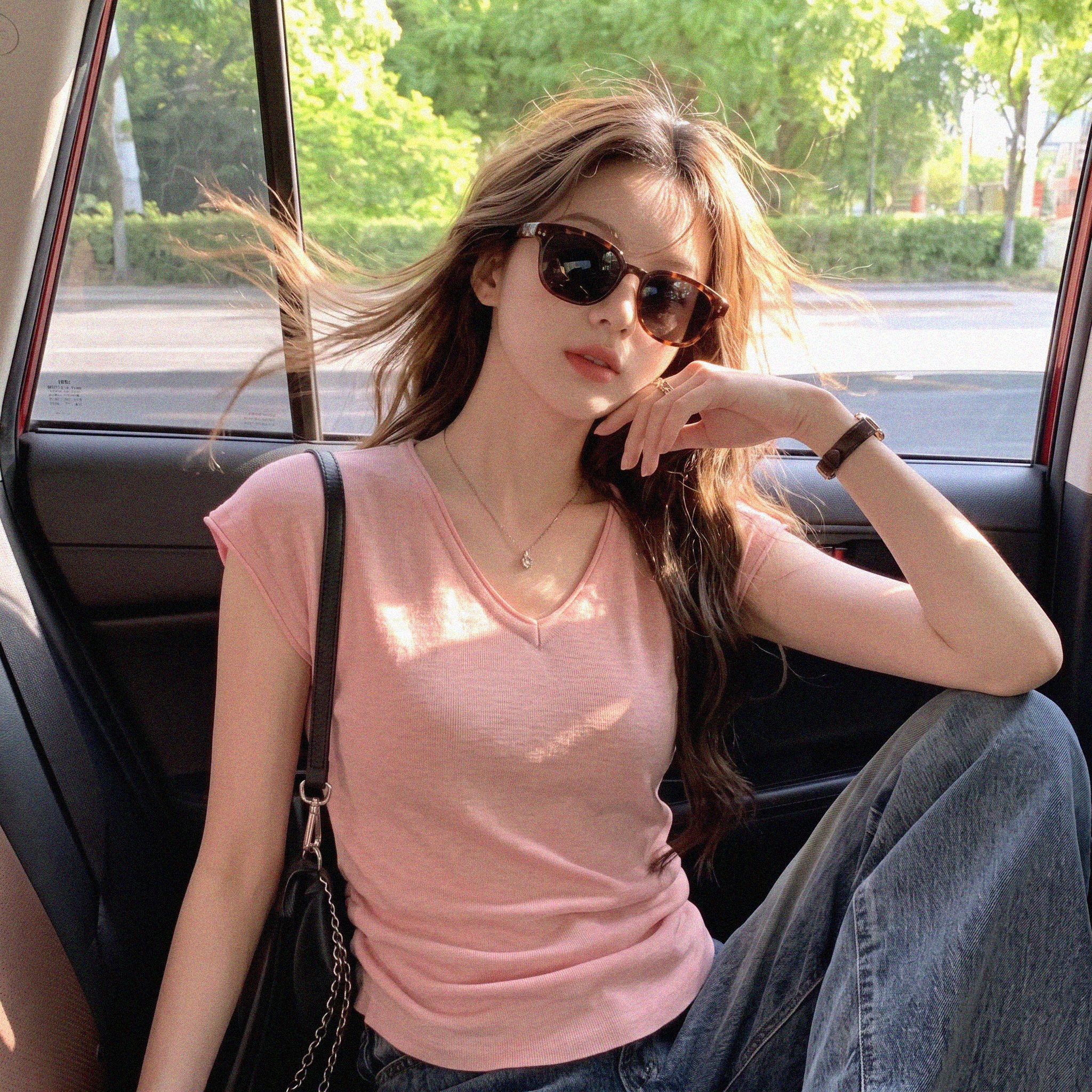 Pure Desire V-Neck Knit Short Sleeve T-Shirt for Women Summer 2026 New Slightly Sheer Slim Waist Short Crop Hot Girl Pink Top - Image 5
