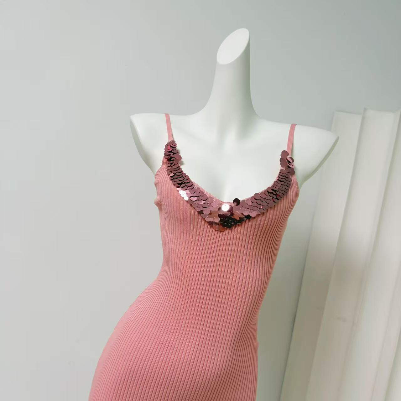 Sexy Slim-Fit Sequin Knit Cami Bodycon Dress - Image 4