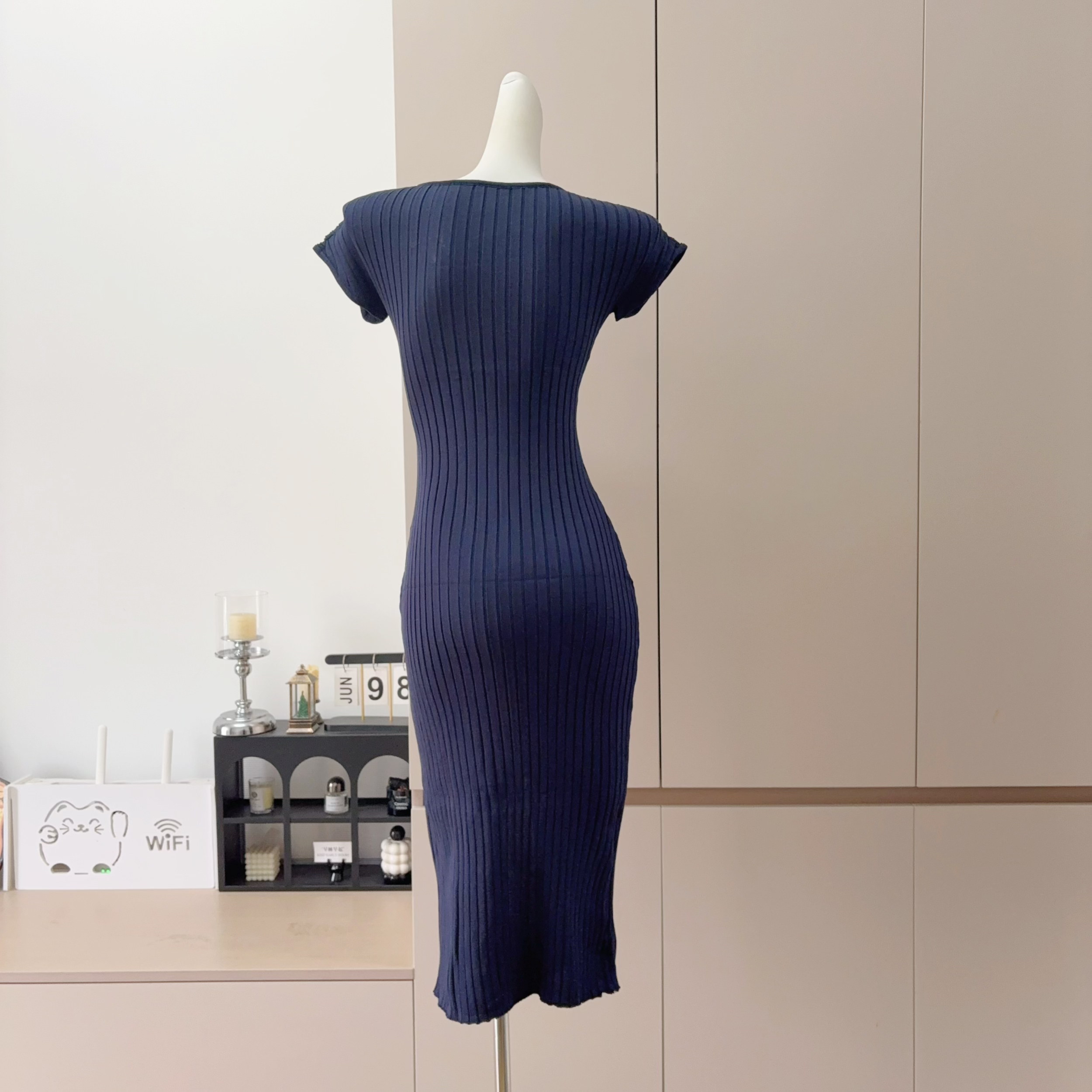 French Pure Desire V-Neck Flutter Sleeve Knit Dress Women Slim Waist Hip-Hugging Sexy Slit Midi Dress - Image 5